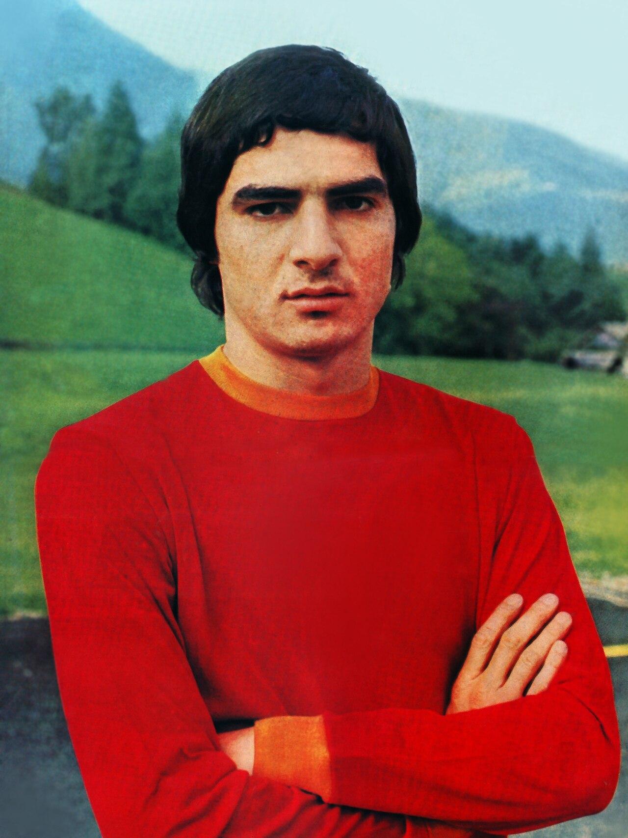 Agostino Di Bartolomei in his AS Roma years (1974-75 portrait). In the summer of 1984 Liedholm brought his trusted Roma lieutenant to Milanello — and on 28 October 1984 it was Di Bartolomei's equaliser that turned the derby before Hateley's famous header won it, Milan's first victory over Inter in six years.