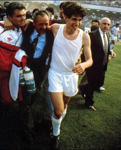 Demetrio Albertini celebrates the 1991-92 scudetto, Adriano Galliani behind him — the unbeaten season that began in the autumn of 1991, Capello's first.