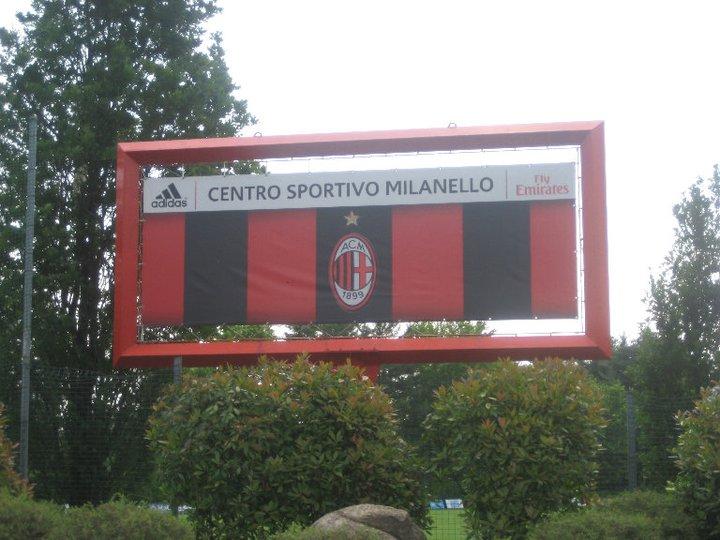 Milanello, Milan's training centre in the hills above Varese. It was here, in one of his very first sessions after the controversial summer-2000 transfer from Real Madrid, that Fernando Redondo ruptured the anterior cruciate ligament in his right knee — an absence reported at 838 days, through which the Argentine suspended his own salary and tried to hand back the house and car the club had given him.