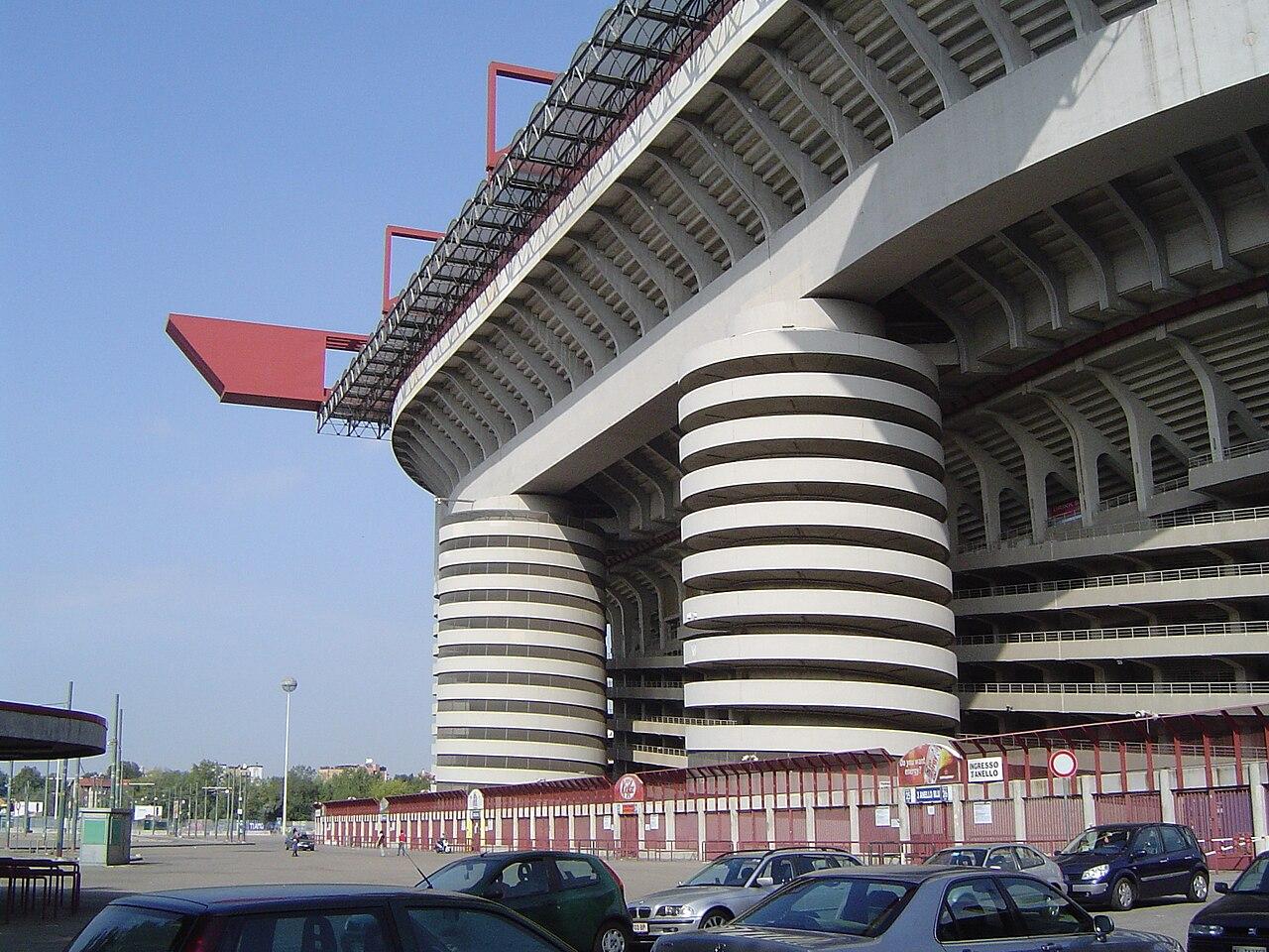 The Stadio Giuseppe Meazza at San Siro — la Scala del Calcio. Here, on 5 March 2000, Milan lost the derby 1-2 to Inter before a reported 80,736 and with it the last of their title hopes; and here, that autumn, they beat Besiktas 4-1 and drew 3-3 with Barcelona on the way to topping Champions League Group H.