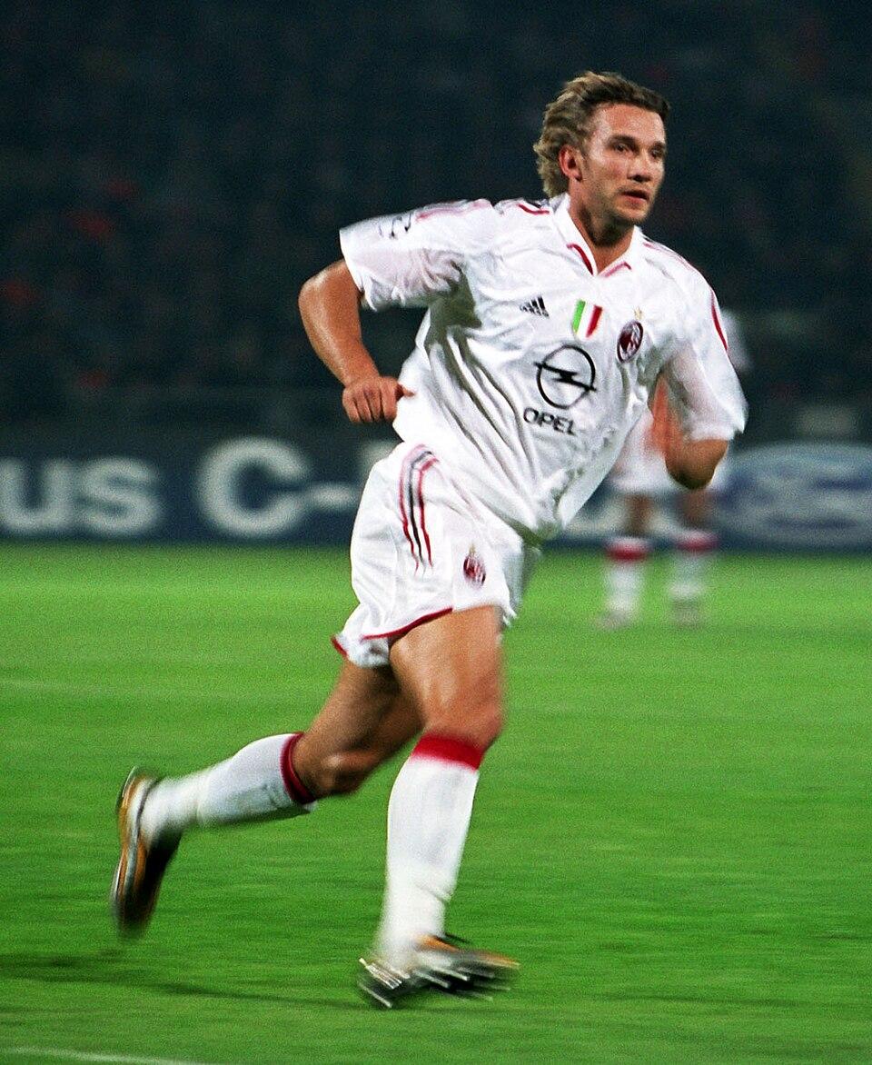 Andriy Shevchenko in the rossonero shirt. Signed from Dynamo Kyiv, the Ukrainian was Serie A's top scorer in his debut Italian season with 24 league goals (29 in all competitions) — the one figure who kept Milan competitive across both halves of 2000, from the title defence that finished third to the autumn Champions League run.