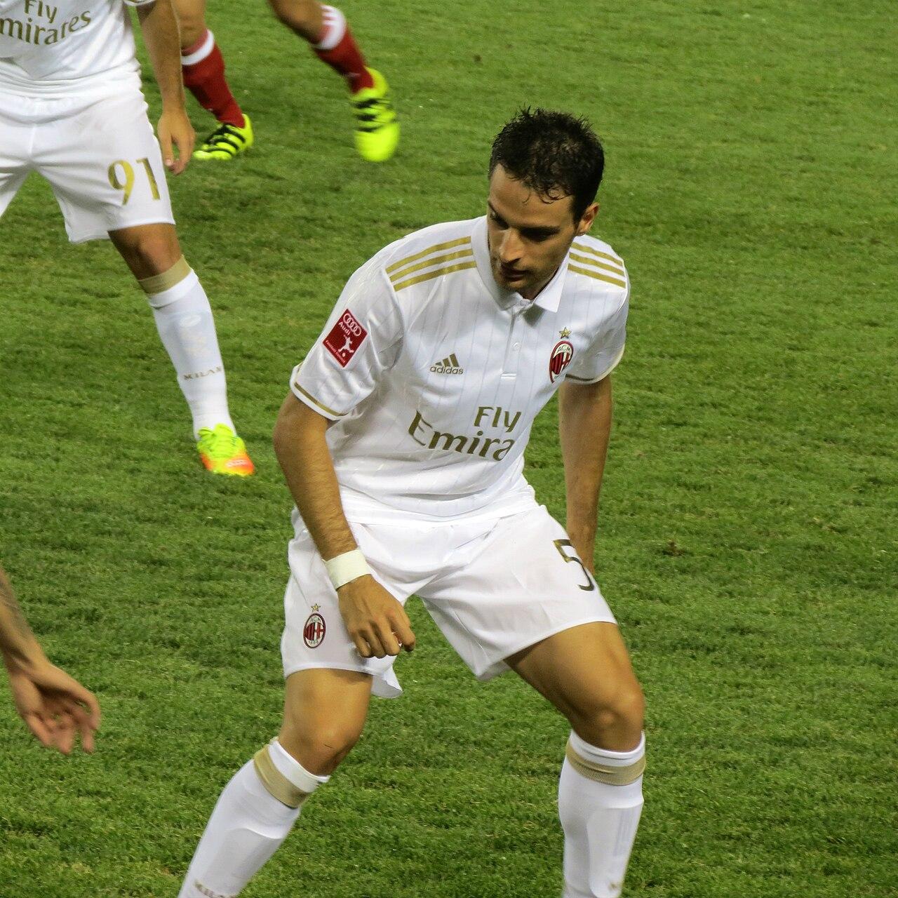 Giacomo Bonaventura in Milan's white-and-gold change shirt against Bayern Munich, Chicago, 27 July 2016. Signed from Atalanta in 2014 and largely unnoticed outside Italy, Jack was the most complete footballer left in a stripped-down squad, and under Montella he became the connecting tissue of a side otherwise built on teenagers and loans.
