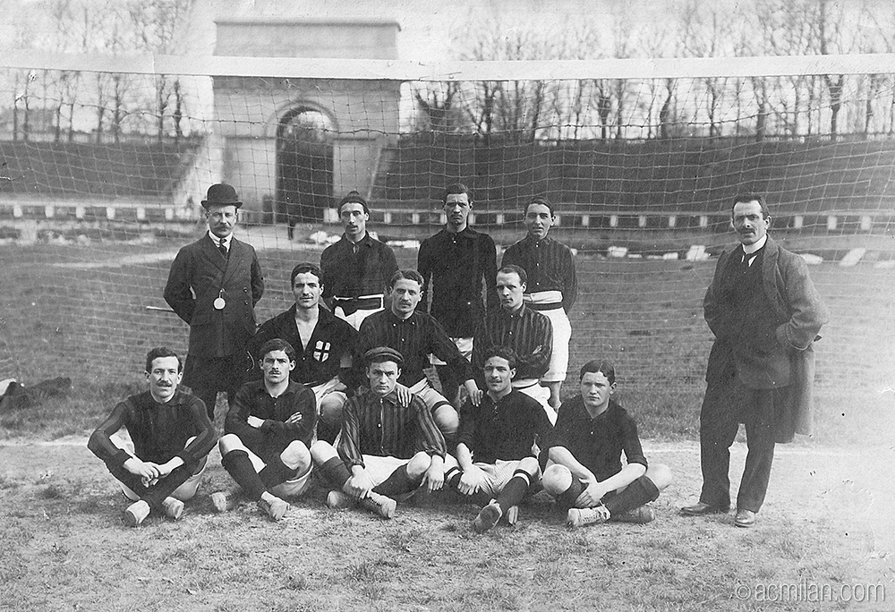 The Milan Foot-Ball and Cricket Club squad of the 1909-10 season, the first full campaign under president Piero Pirelli.