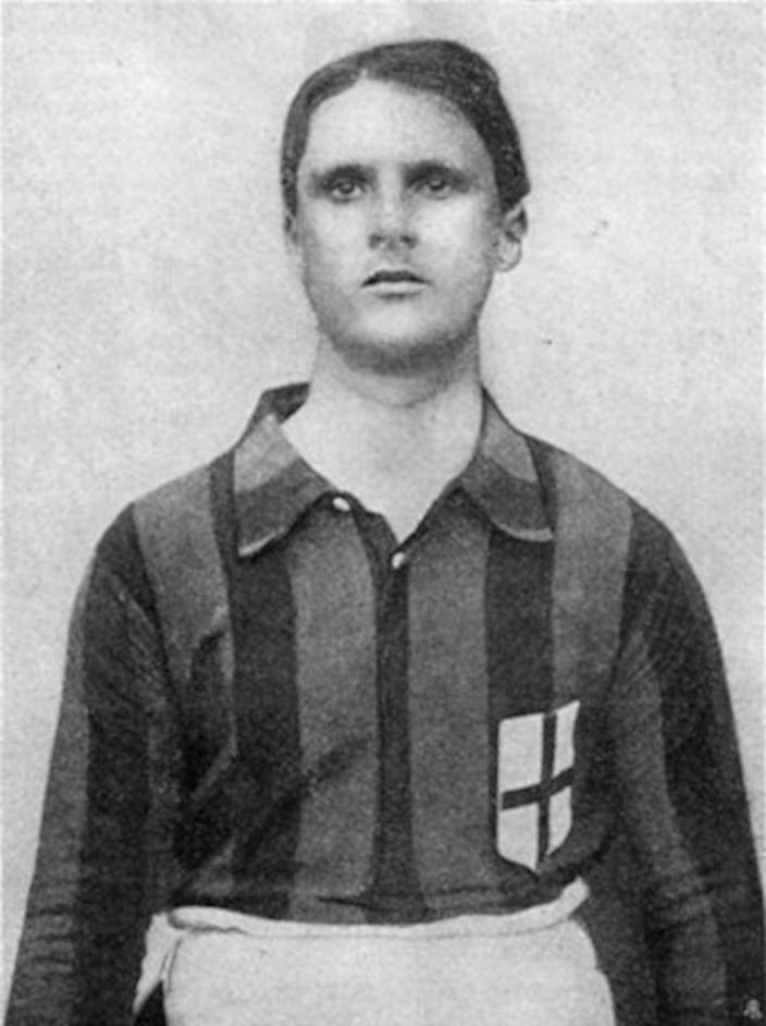 Erminio Brevedan in Milan colours during the 1914-15 season. The portrait was published on the cover of the sports weekly Il Football (issue 24, 14 August 1915) under the headline "La morte eroica di Brevedan", after the rossonero forward fell in the opening months of Italy's Great War.