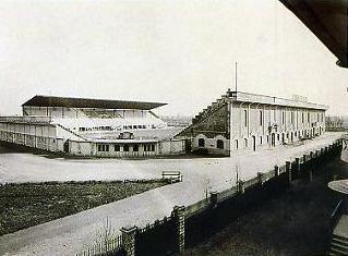 The San Siro in its earliest years — president Piero Pirelli's stadium, inaugurated in September 1926, gave Milan its first full calendar year of home football there in 1927.