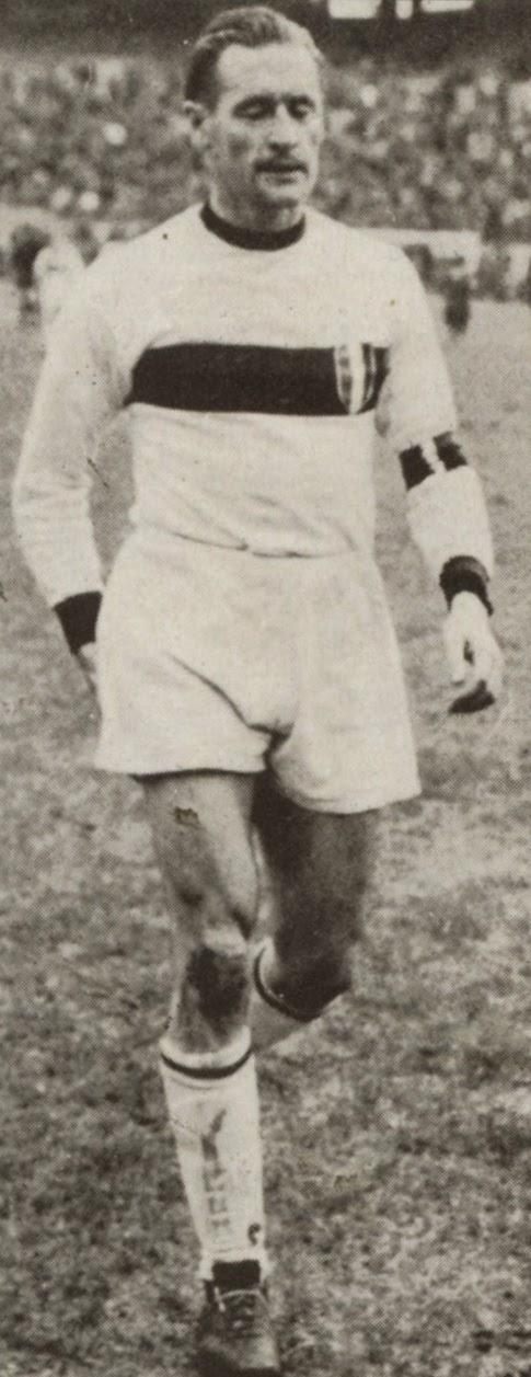 Nils Liedholm in rossonero — the elegant Barone whose arrival in 1949 completed the Swedish trio and opened Milan's golden fifties.