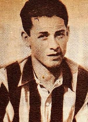 Juan Alberto Schiaffino in June 1954, still in Peñarol stripes — weeks before Milan broke the world transfer record to bring him to San Siro.