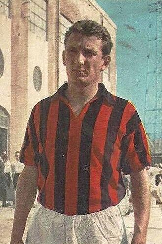 Mario David in Milan colours during the 1963-64 season — the hard-tackling right-back of Rocco's European champions, a Wembley winner the year before.