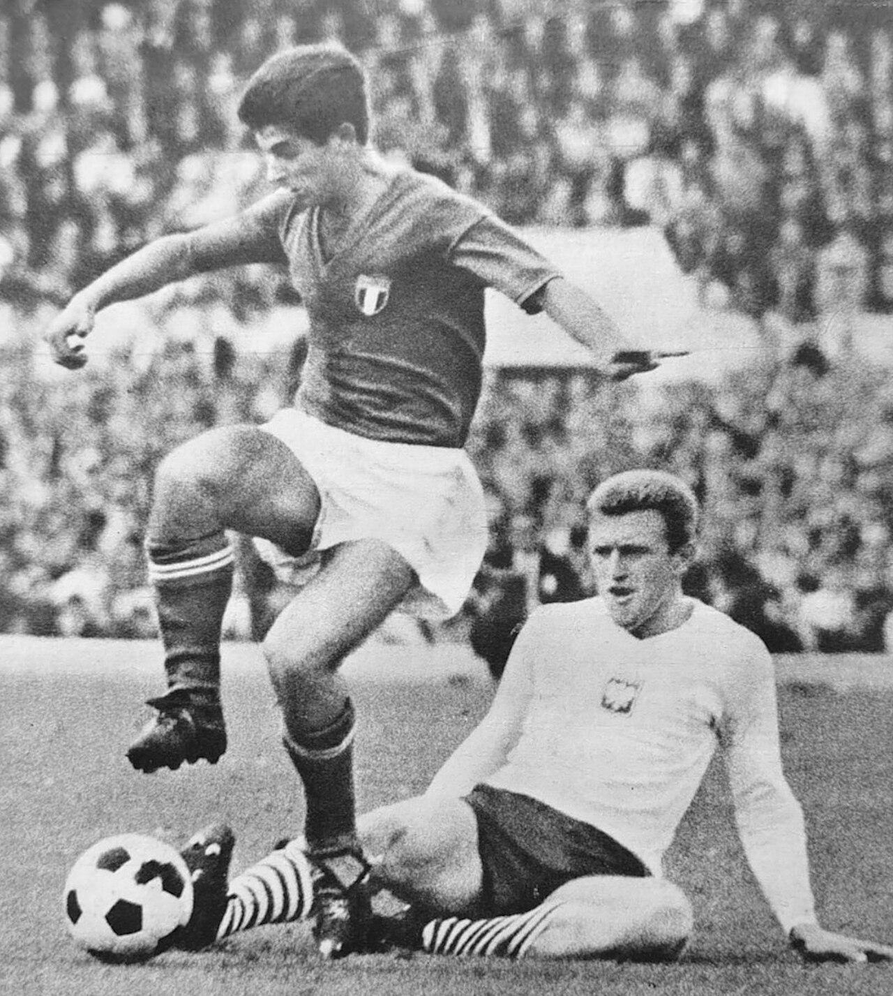 Gianni Rivera in action for Italy against Poland at Rome's Stadio Olimpico, 1 November 1965 — a 6-1 win on the qualifying road to the 1966 World Cup in England, where Milan's golden boy would live through the Azzurri's darkest hour.