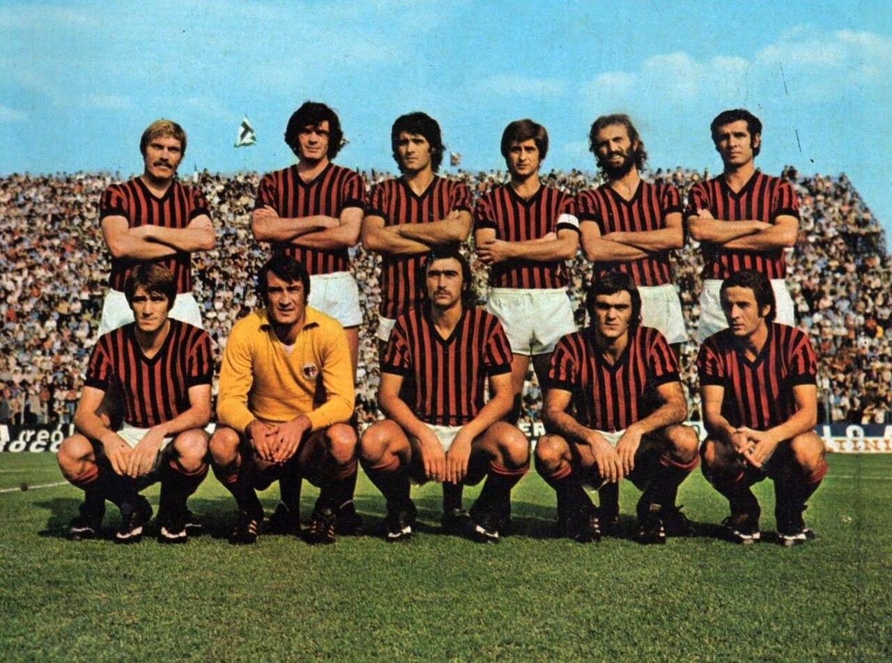 Milan line up before a match in the 1974-75 season, Gianni Rivera wearing the captain's armband in the back row — the campaign that ended with the Coppa Italia final defeat to Fiorentina in June 1975.