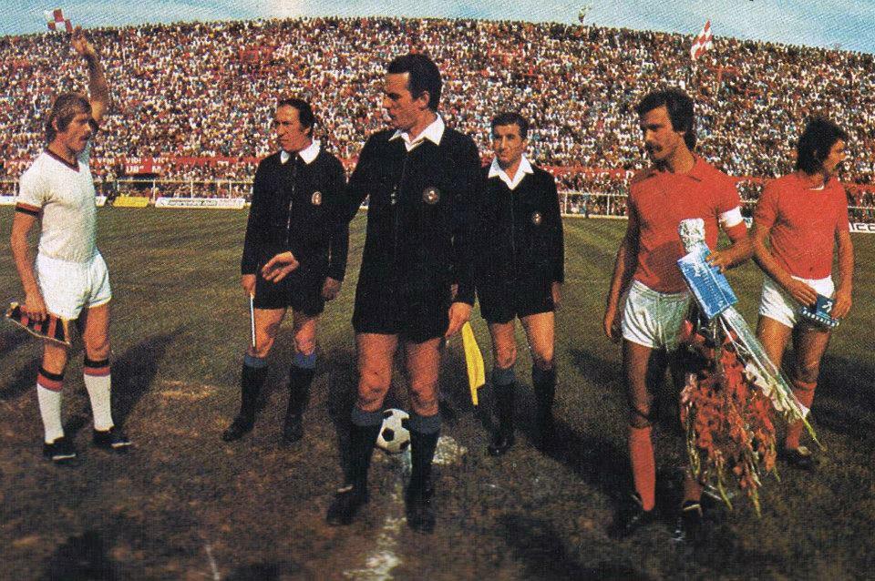 Milan captain Romeo Benetti with referee Sergio Gonella and Perugia captain Bruno Baiardo before Perugia-Milan at the Pian di Massiano, matchday 1 of Serie A 1975-76, 5 October 1975. It finished 0-0; by the summer of 1976 Benetti was gone to Juventus.