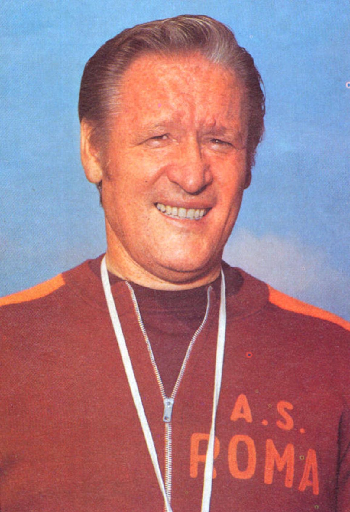 Nils Liedholm as a coach, circa 1975, during his AS Roma tenure. In the summer of 1977 the Swede — Milan's midfield professor of the Gre-No-Li years — returned to take the rossonero bench, and through 1978 he was quietly assembling the side that would deliver the Scudetto della Stella.