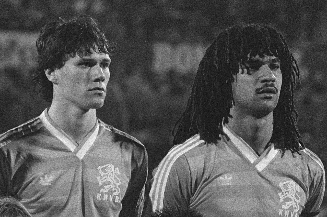 Ruud Gullit and Marco van Basten together on Dutch national team duty, 25 March 1987. That spring, while Berlusconi plotted his revolution and quietly settled on an unknown coach from Parma named Arrigo Sacchi, Milan was sealing the double coup that would define an era: by summer both Dutchmen were rossoneri.